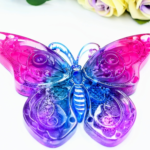 Beautiful Butterfly Figurine - Picture 3 of 8